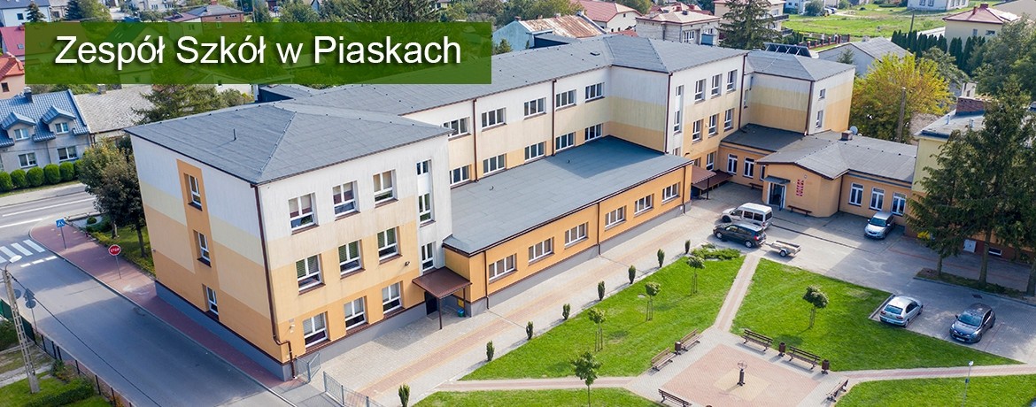 Szkoła w Piaskach z drona